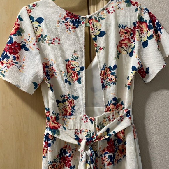 Junior size 5 Women XS/S Gorgeous Romper Skirt Back Floral Spring Dress Romper - Picture 4 of 7
